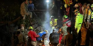 Foto: Deslizamiento de tierra en México deja un niño muerto y 12 atrapados