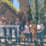 Turistas descubren hongos únicos y deliciosos en el corazón de Nicaragua Foto: Hongos de Nicaragua en una caminata con un grupo de turistas por la zona de Lindau en Selva Negra, Matagalpa/TN8