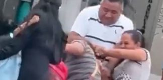 Foto: Padre y madre se van a los golpes en plena calle /Cortesía