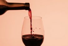 Conocé los alimentos que ayudan a reducir el riesgo de padecer demencia Foto: Bayas, té y vino tinto previenen la demencia /cortesía