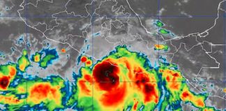 Foto: El huracán John de categoría 3 toca tierra en México /Cortesía