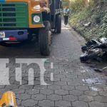 Motociclista choca de frente con un camión y pierde la vida en Masaya Foto: Motociclista choca de frente con un camión y pierde la vida en Masaya/TN8