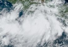 Huracán John alcanza categoría 1 y azota la costa del Pacífico en México Foto: Alerta máxima en México /cortesía