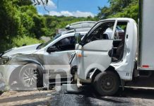 Irresponsable en una Hilux provoca accidente en Carretera a Xiloá Un trágico accidente de tránsito ocurrió este lunes en la carretera a Xiloá, donde se vio involucrado una camioneta Hilux y un camioncito