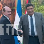 Rafat Mustafa Badran presenta Copias de Estilo como embajador de Palestina en Nicaragua