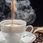 Bebé de nueve meses sufre graves quemaduras tras ataque con café en Australia Un hombre arrojó café hirviendo a un bebé de nueve meses llamado Luka mientras este se encontraba con su madre en un parque de Brisbane