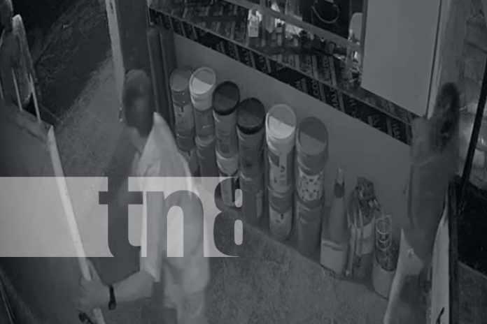 2 Foto: Dos sujetos apuñalan a un aciano luego de intentar robarle en el barrio La Fuente/TN8