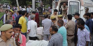 Foto: Tragedia en India: 46 muertos, incluidos 37 niños, durante festividad hindú