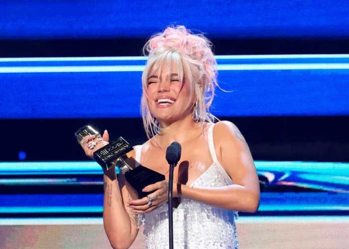 3/ Karol G deslumbró anoche en los MTV Video Music Awards, interpretando