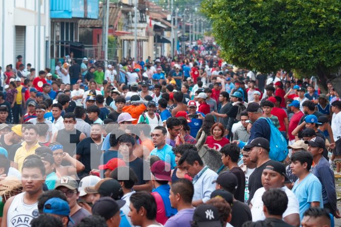 Foto: Habitantes de Masaya celebran con paz y tranquilidad el tradicional tope de toros, un evento que reúne a cientos de visitantes./TN8 Foto: Habitantes de Masaya celebran con paz y tranquilidad el tradicional tope de toros, un evento que reúne a cientos de visitantes./TN8