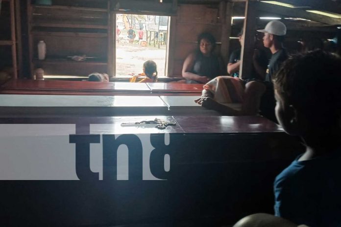 Foto: Fuerza Naval y los comunitarios de Haulover lograron encontrar el cuerpo sin vida de Genson Jorge Torrez/TN8 Foto: Fuerza Naval y los comunitarios de Haulover lograron encontrar el cuerpo sin vida de Genson Jorge Torrez/TN8