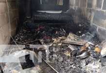 Cortocircuito provoca incendio en una vivienda de La Borgoña, Ticuantepe Foto: Fuerte incendio en una vivienda de La Borgoña, Ticuantepe / TN8