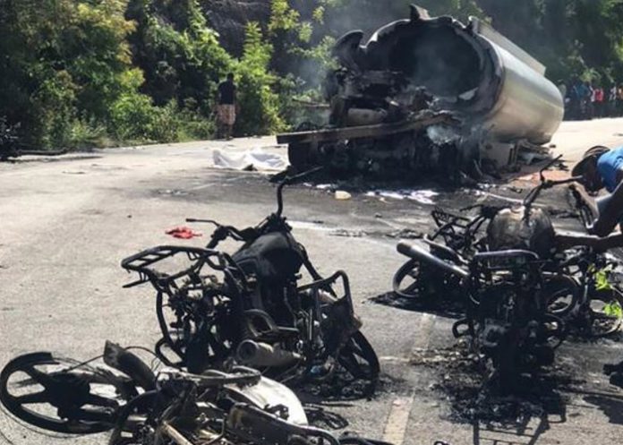 Foto: Al menos 26 muertos por explosión de cisterna en Haití Foto: Al menos 26 muertos por explosión de cisterna en Haití