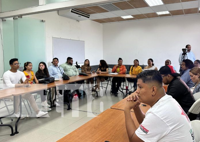 Foto: Capacitación para comunicadores con el experto Abraham Istillarte / TN8 Foto: Capacitación para comunicadores con el experto Abraham Istillarte / TN8