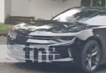 ¡Ojo! Ola de robos en Managua en un carro negro sin placas (VIDEO) Foto: Carro negro sin placas anda robando en Managua / TN8