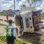 Buen susto por el vuelco de camioncito en Bluefields Foto: Vuelco de un camioncito en Bluefields, Caribe Sur / TN8