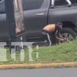 Tengan cuidado con banda de roba copas y emblemas en carretera a Masaya Foto: Chavalos andan robando en semáforos de Masaya /TN8