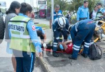 ¡Hasta el sereguete! Motorizado cae de su moto y se duerme tras el impacto Foto: accidente en la zona de El Quetzal, Managua/TN8
