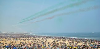 Foto: India: Cinco muertos por calor extremo en demostración aérea