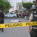 Terror en Ecuador: Hallan dos cuerpos a las afueras de un colegio Foto: Terror en Ecuador /cortesía