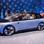 Tesla presentará en los estudios de Warner Bros su innovador Robotaxi Foto: Tesla podría presentar un modelo más económico/Cortesía