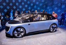 Tesla presentará en los estudios de Warner Bros su innovador Robotaxi Foto: Tesla podría presentar un modelo más económico/Cortesía
