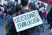 Reprimen a estudiantes en Argentina tras protesta contra el veto educativo Foto: Represión en Argentina /cortesía