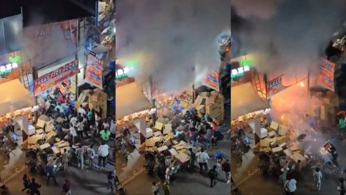 Foto: Incendio en tienda de fuegos artificiales en India provoca estampida y explosiones Foto: Incendio en tienda de fuegos artificiales en India provoca estampida y explosiones