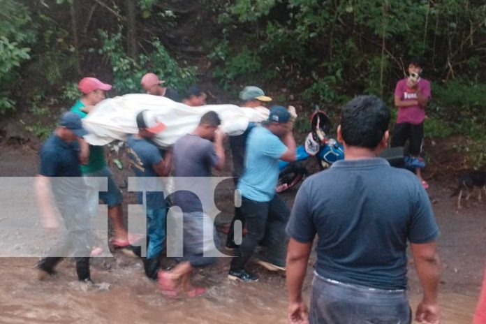 Foto: Agricultor de 53 años fallece tras intentar cruzar un arroyo crecido en Nandaime. Las fuertes lluvias siguen cobrando vidas/TN8 Foto: Agricultor de 53 años fallece tras intentar cruzar un arroyo crecido en Nandaime. Las fuertes lluvias siguen cobrando vidas/TN8