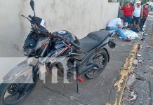 Trágico accidente en Managua: motociclista fallece tras chocar contra un poste Foto: Un motociclista perdió la vida al chocar fuertemente contra un poste cerca de la rotonda El Periodista en Managua/TN8