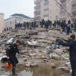 Sismo en Turquía provoca derrumbes parciales en tres edificios Foto: Sismo en Turquía provoca derrumbes parciales en tres edificios