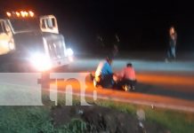 Conductor de manera imprudente casi mata a agente de tránsito en el departamento de Rivas Foto: Conductor de manera imprudente casi mata a agente de tránsito en el departamento de Rivas/ TN8