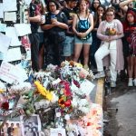 Padre de Liam Payne visita emotivo santuario creado por sus fans Foto: santuario en honor a Liam Payne/Cortesía