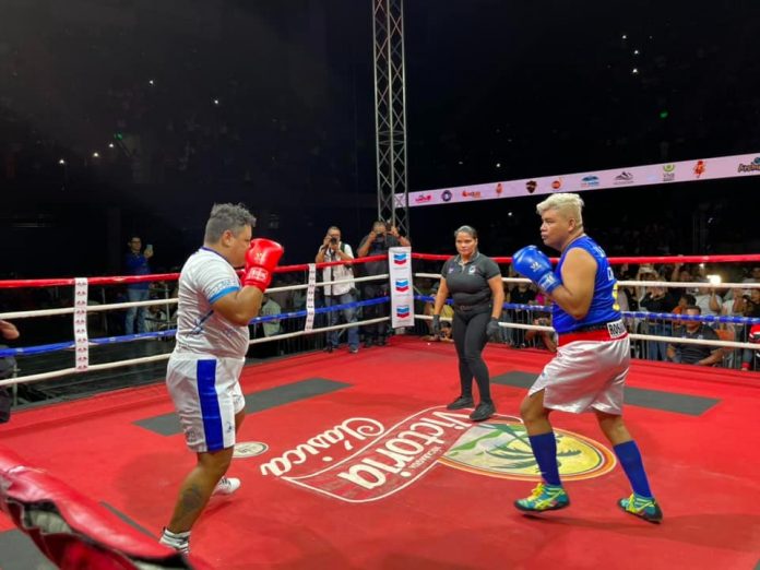 Foto: Pelea entre Julia Chinamo y La Yasuri / Canal 13 Foto: Pelea entre Julia Chinamo y La Yasuri / Canal 13