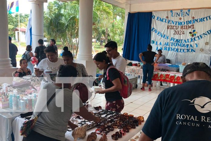Foto:Líderes y estudiantes de Bilwi se unen en BICU para debatir los retos y logros de la autonomía regional en el Caribe/TN8 Foto:Líderes y estudiantes de Bilwi se unen en BICU para debatir los retos y logros de la autonomía regional en el Caribe/TN8