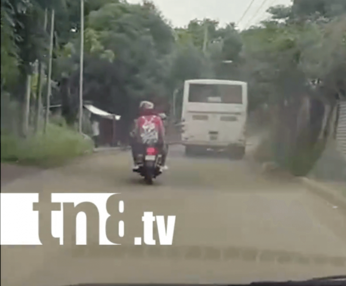 Foto: Irresponsabilidad en las vías de Managua / TN8 Foto: Irresponsabilidad en las vías de Managua / TN8