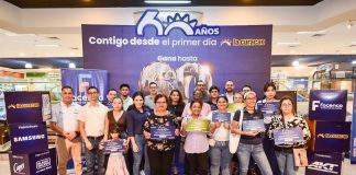 Foto: Ganadores de premios con La Curacao