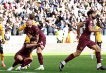 El Manchester City vence en el último instante 2-1 en Wolverhampton Manchester City remonta y gana en la Premier