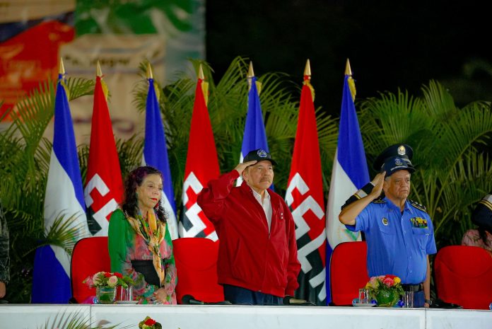 Foto: Desfile del 45 aniversario de la Policía y el MINT, encabezado por el Presidente Daniel Ortega y Vicepresidenta Rosario Murillo / TN8 Foto: Desfile del 45 aniversario de la Policía y el MINT, encabezado por el Presidente Daniel Ortega y Vicepresidenta Rosario Murillo / TN8