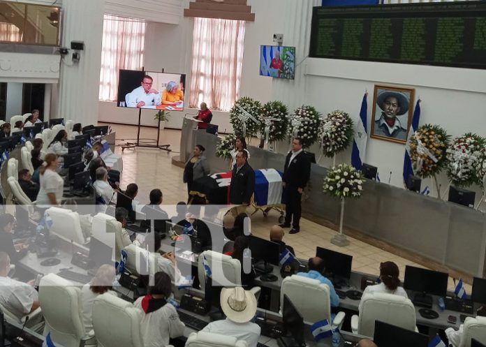 Foto: Parlamentarios nicaragüenses despiden al diputado Enrique Aldana / TN8 Foto: Parlamentarios nicaragüenses despiden al diputado Enrique Aldana / TN8