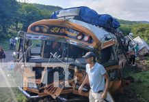 Varios lesionados por fuerte choque entre bus y camión en Boaco Foto: Fuerte choque entre bus interurbano y camión en Boaco / TN8
