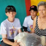 Madres de héroes y mártires en Managua: «La sangre de mi hijo ha sido reanimada» Foto: Entrega de paquetes alimenticios para madres de héroes y mártires en Managua / TN8
