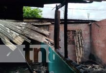 Fuerte incendio causa susto en el Anexo a Villa Libertad, en Managua Foto: Incendio en una casa del Anexo a Villa Libertad / TN8