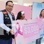 Chevrolet y Movicáncer, juntos en el camino por un Mensaje Rosa Foto: Chevrolet entrega $3,000 para taller de Movicáncer /TN8