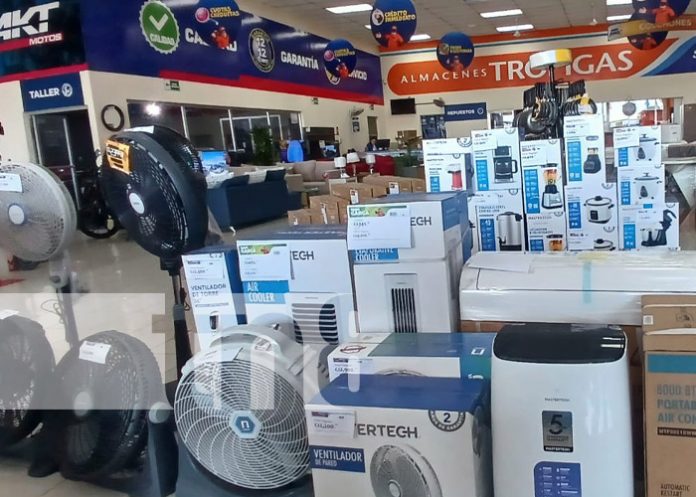 Foto: Almacenes Tropigas con la promoción de Etiqueta Negra, para estos días de octubre / TN8 Foto: Almacenes Tropigas con la promoción de Etiqueta Negra, para estos días de octubre / TN8