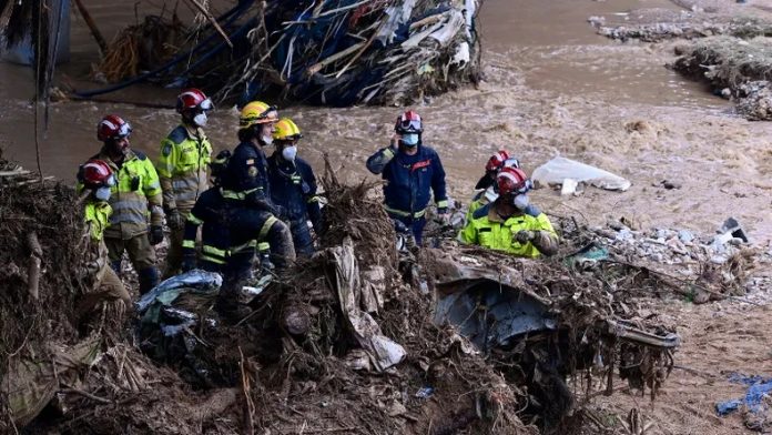 Foto: Valencia continua en la busca de víctimas tras inundaciones que dejaron 217 muertos Foto: Valencia continua en la busca de víctimas tras inundaciones que dejaron 217 muertos