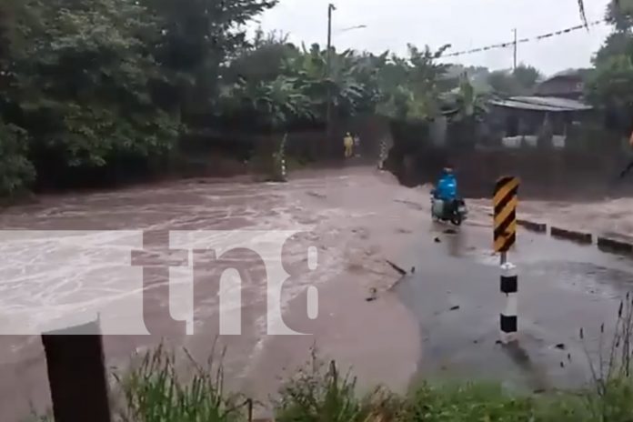 Foto: Hombre arrastrado por la crecida de un río en Chontales/TN8 Foto: Hombre arrastrado por la crecida de un río en Chontales/TN8