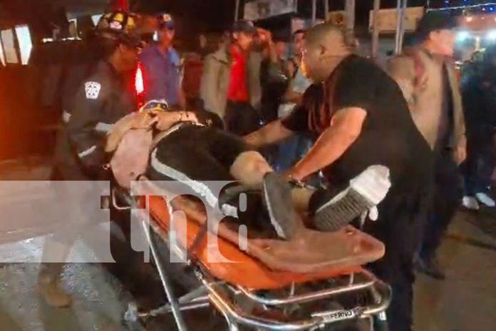 Foto: Impacto entre motocicletas en Estelí: Exceso de velocidad y un giro inesperado dejan a dos mujeres y un hombre lesionados./TN8 Foto: Impacto entre motocicletas en Estelí: Exceso de velocidad y un giro inesperado dejan a dos mujeres y un hombre lesionados./TN8