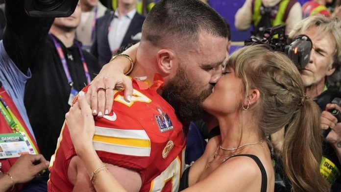 Foto: Mark Donovan asegura que la relación de Taylor Swift y Travis Kelce no es marketing Foto: Taylor Swift, la aliada inesperada de los Kansas City Chiefs/ Cortesía