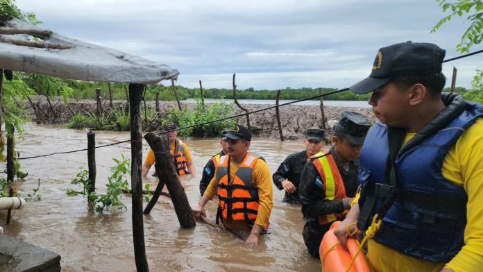 Foto: El Gobierno de Honduras habilita albergues y construye puente para zonas afectadas por inundaciones Foto: El Gobierno de Honduras habilita albergues y construye puente para zonas afectadas por inundaciones